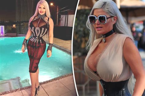 Instagram Star Sophia Vegas Flaunts World S Smallest Waist In Saucy