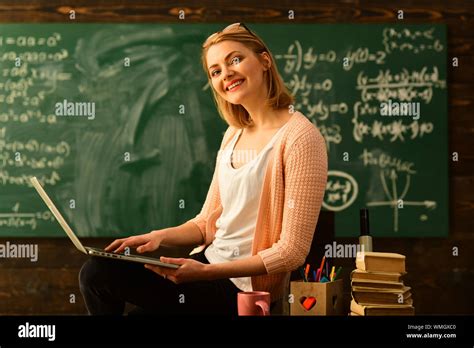 Inspires reading hi-res stock photography and images - Alamy