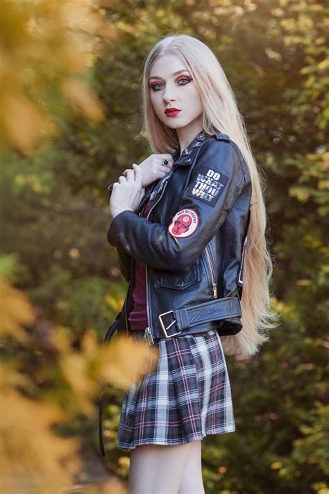 Pin by STYLE AND FASHION on Kobiece piękno Blonde goth Gothic