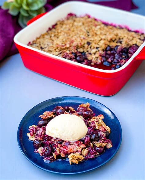 In a bowl combine the blueberries, coconut sugar, lemon juice and vanilla extract and gently coat the blueberries with the mixture and set aside. This Easy Healthy Sugar-Free Blueberry Crisp is made using oatmeal and fresh or frozen berries ...