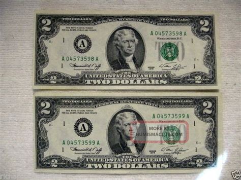 2 1976 Uncirculated Consecutive Two Dollar Bills Bostoncrisp