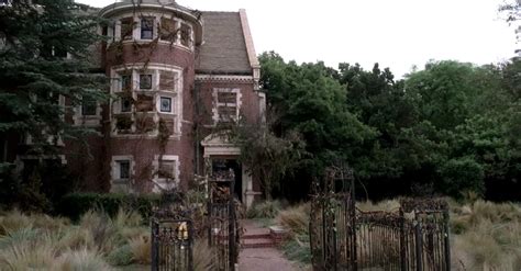 The Owners Of The Ahs Murder House Are Suing The Brokers That Sold It