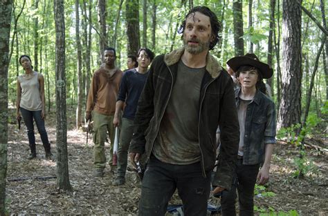 The Walking Dead Recap Season 5 Episode 1 “no Sanctuary” Slant