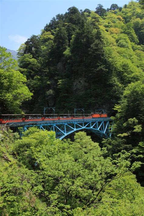 Kurobe Gorge Trolly Train5 Image Gallery The Official Tourism
