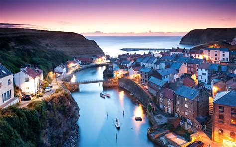 Village Of Staithes In North Yorkshire England Bing Wallpapers