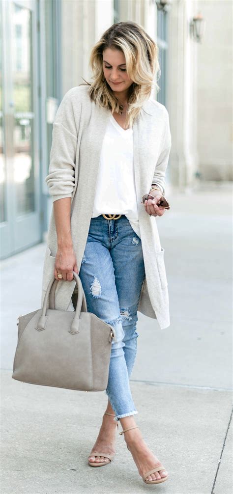 Inspiring Fall Outfits For The Best Look Light Blue Jeans Outfit