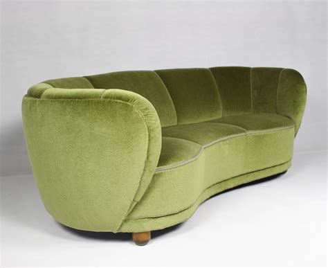 Sofa Mid-Century Modern Vintage, 1950s | #63736 A blog devoted to mid century modern design, furniture, designers, architecture, art, diy projects and other tidbits.