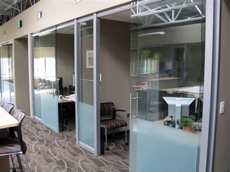 4 Advantages Of Using Glass Walls In Office Glass Partition Design