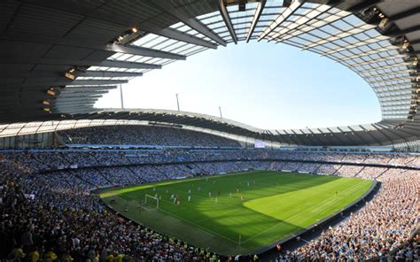 Old trafford, home to manchester united, is the biggest stadium in the english premier league, with a capacity of 74,879. Man City's Etihad Stadium To Expand: Ground Will Boast ...
