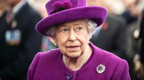 They are one of the most commercially successful bands in history, selling over 300 million records worldwide. Queen Elizabeth II. wird 95: Ein Leben für die Krone ...