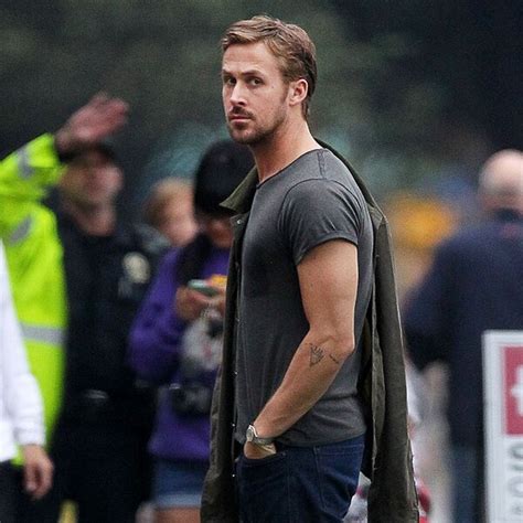 Ryan Gosling From Hollywoods Sexiest Men E News