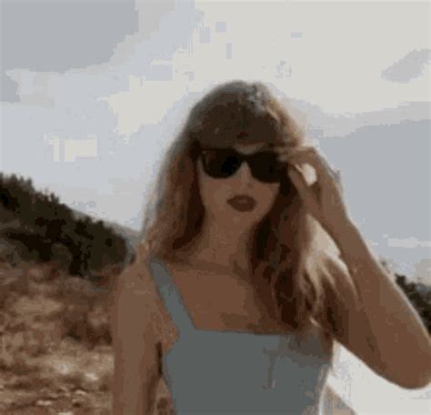 Taylor Swift Gif Taylor Swift Discover Share Gifs