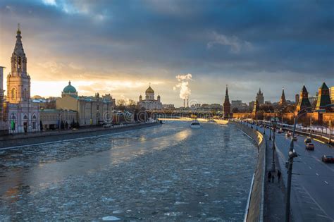 Sunset Over Moscow River And Kremlin Embankment At Winter Stock Photo