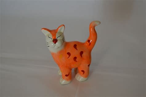 Ginger Tabby Cat Figurine — Prachin Search