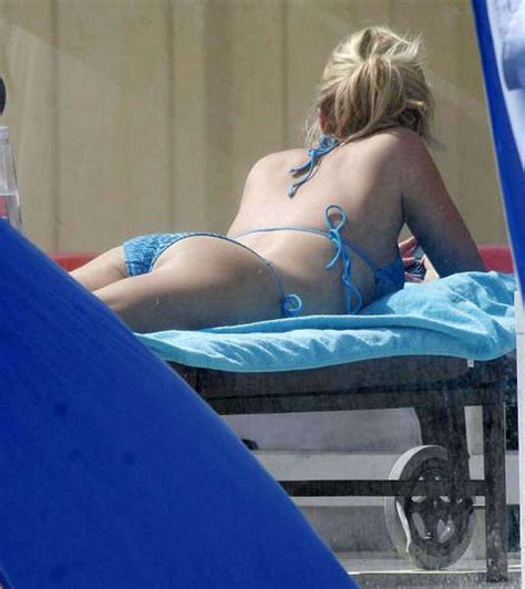 Kristin Cavallari Exposing Her Sexy Body And Hot Ass In Bikini On Pool Porn Pictures Xxx Photos