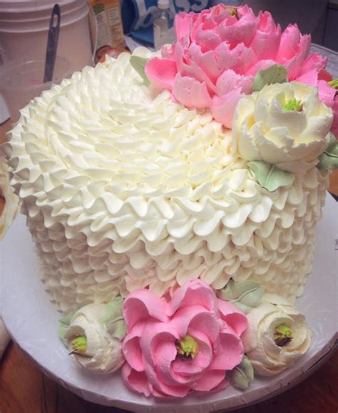 White Flower Cake Shoppe Dessert Decoration Buttercream Cake Round Cakes Spiritual