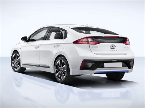 New 2017 Hyundai Ioniq Hybrid Price Photos Reviews Safety Ratings