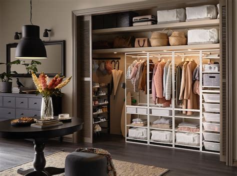 Noi abbiamo deciso di inglobare il frigo nella composizione e lasciare uno. Arredamento per l'Ingresso di Casa - IKEA