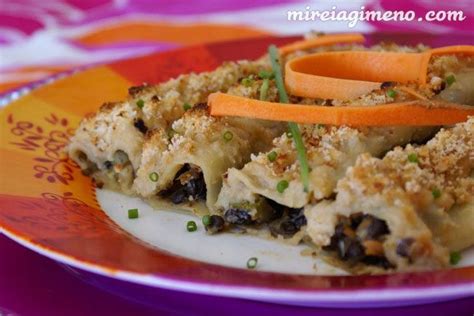 Las lentejas son de las legumbres más versátiles que podemos encontrar, un plato rico en fibra que además se convierte en un maravilloso sustituto de la carne en. Canelones de lentejas beluga - receta vegana (con imágenes ...