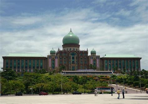 Is a building in putrajaya, malaysia which houses the office complex of theprime minister of malaysia. Prime Minister's Office,Pejabat Perdana Menteri - Putrajaya