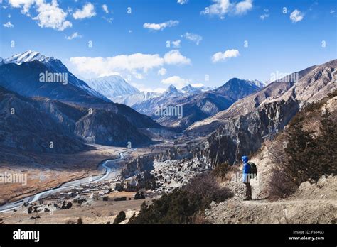 Trekking In Nepal Annapurna Circuit View Stock Photo Alamy