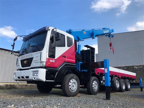euro  daewoo  tons boom truck truck mounted crane  sale quezon