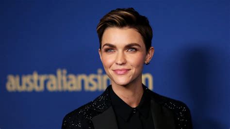 She was raised by a young, artistic single mother, whom she is close to and views as a role model. Ruby Rose Announces Exit From 'Batwoman' TV Series (UPDATE) | Complex