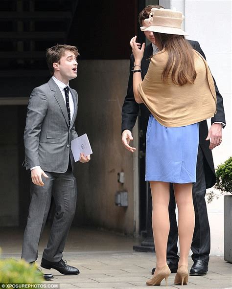 Daniel radcliffe height 5 feet 5 inches (166 cm/ 1.66 m) and weight 53 kg (117 lbs). Daniel Radcliffe is dwarfed by his statuesque female ...