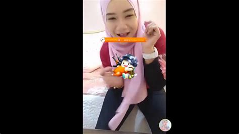 gadis hijab goyang di atas kasur youtube