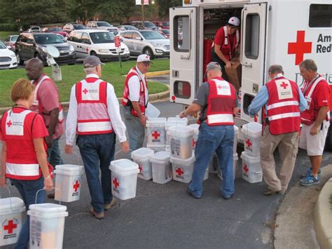 red cross helping people in disaster