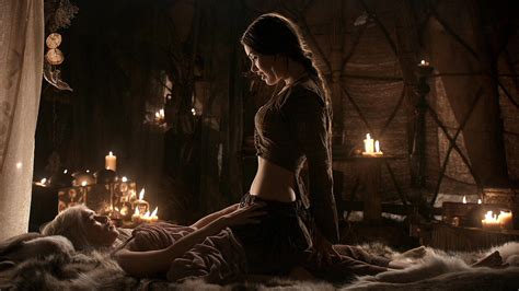 Game Of Thrones Daenerys And Doreah By Newyunggun On Deviantart