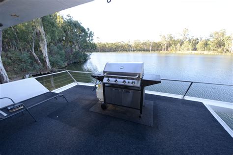 Deep Creek Houseboat Hire Discover The Mighty Murray River On Your