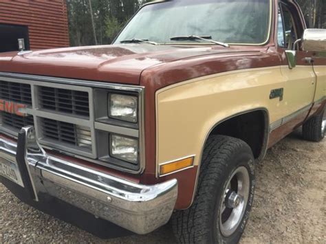 1983 Gmc Sierra Classic 1500 4x4 Diesel Super Low Miles Classic Gmc