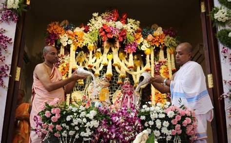 In Pictures Shri Krishna Janmashtami Celebrations Across Gujarat