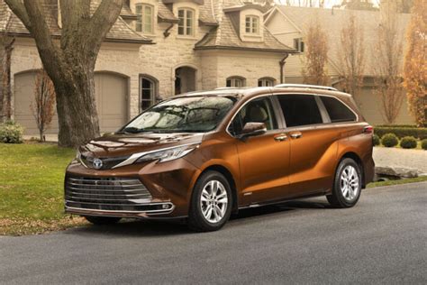 2021 Toyota Sienna Hybrid Closer Look At The New Minivan Tractionlife