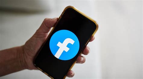 The ios option has a better chance of working with facebook right now, but. Facebook testing dark mode for iOS users: How to activate ...