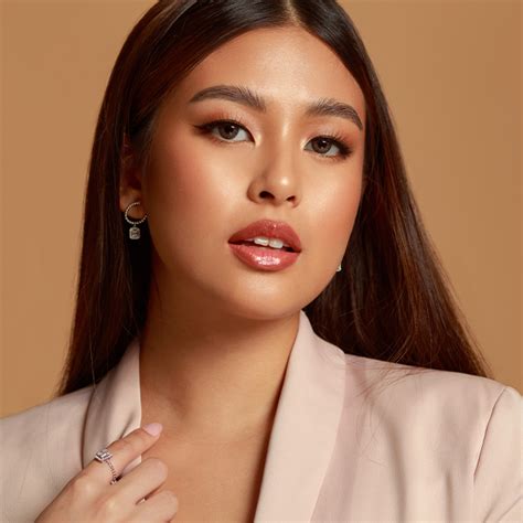 gabbi garcia s makeup looks stunning in these photos—here are the exact products she used