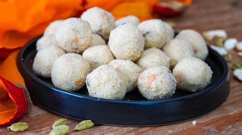 Ladoos are an indian and pakistani sweet. Rava Ladoo Recipe / Sooji Laddu Recipe