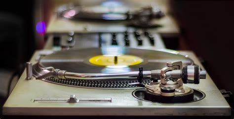 How to Ground a Turntable Effectively for Beginners