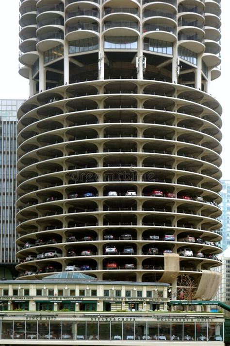 Parkeringsgarage I Chicago Illinois Redaktionell Arkivbild Bild Av