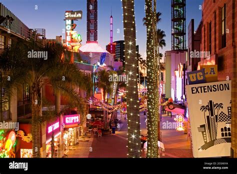 Citywalk Mall En Universal Studios Hollywood En Los Angeles California Estados Unidos Am Rica