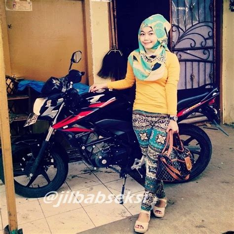 Jilbab Cantik Dan Seksi Miss Anissa Cewek Kampus