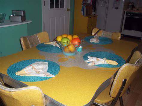 Complete with a tray that will safely store and protect the edges of your knives. 217 vintage dinette sets in reader kitchens - | Dinette ...