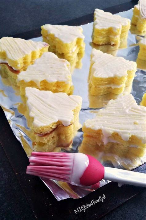 Little debbie copycat recipes to make at home. Little Debbie Christmas Treecakes Recipe : Little Debbie ...