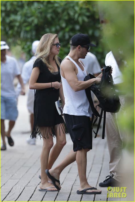 Ryan Phillippe And Paulina Slagter Miami Boardwalk Stroll Photo