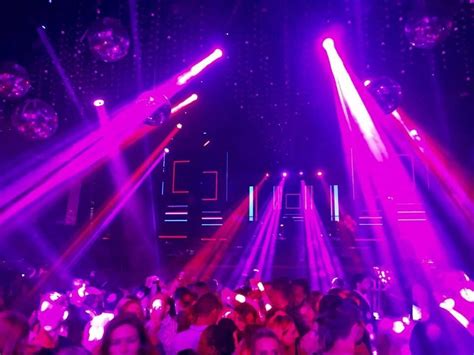 How To Try The Best Of South Beach Miami Nightlife On The Cheap Miami Nightlife Miami Beach