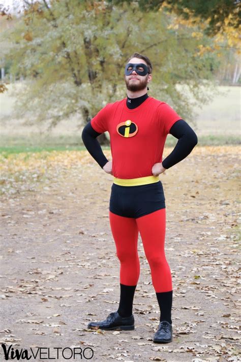 The real challenge with the costume is adding the muscle, it needs you to put more effort. Easy DIY Incredibles Costumes for the Whole Family! - Viva Veltoro