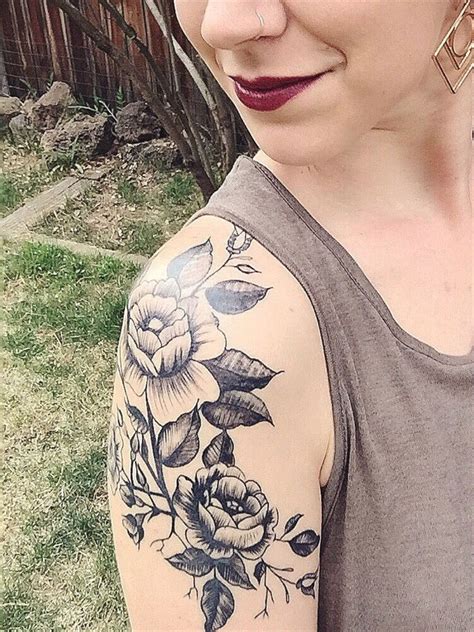back shoulder tattoo ideas for females shoulder tattoo flower tattoo shoulder tattoos