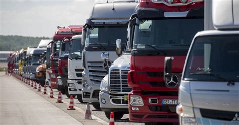 Daimler prüft offenbar Börsengang der Lkw Sparte Automobilwoche de