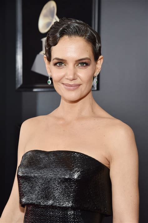 Katie Holmes Pixie Hairstyle Is The Short Hair Trend For 2018hellogiggles